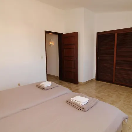 Two Bedroom Apartment Near Sao Rafael Beach - Albufeira, Algarve Apartment